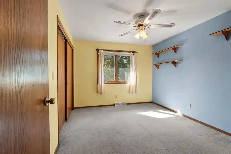 Photo 4 of Single family home for sale at W8136 Sandy Ln, Hortonville, WI 54944 | MLS# 50333813 | Listing updated on 2026-10-10