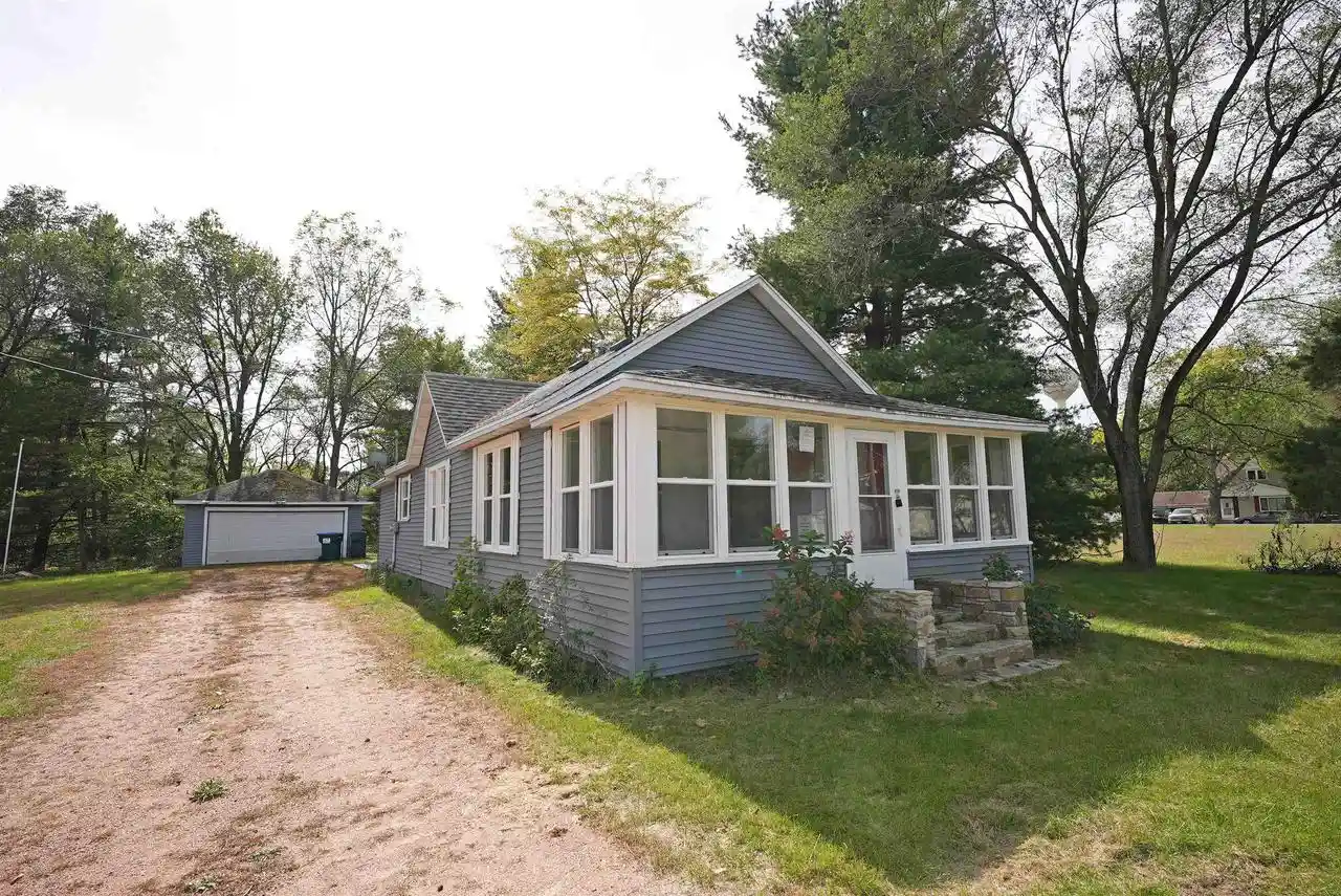 Photo 1 of Single family home for sale at 419 Bonnell Ave, Redgranite, WI 54970 | MLS# 50333843 | Listing updated on 2026-10-07