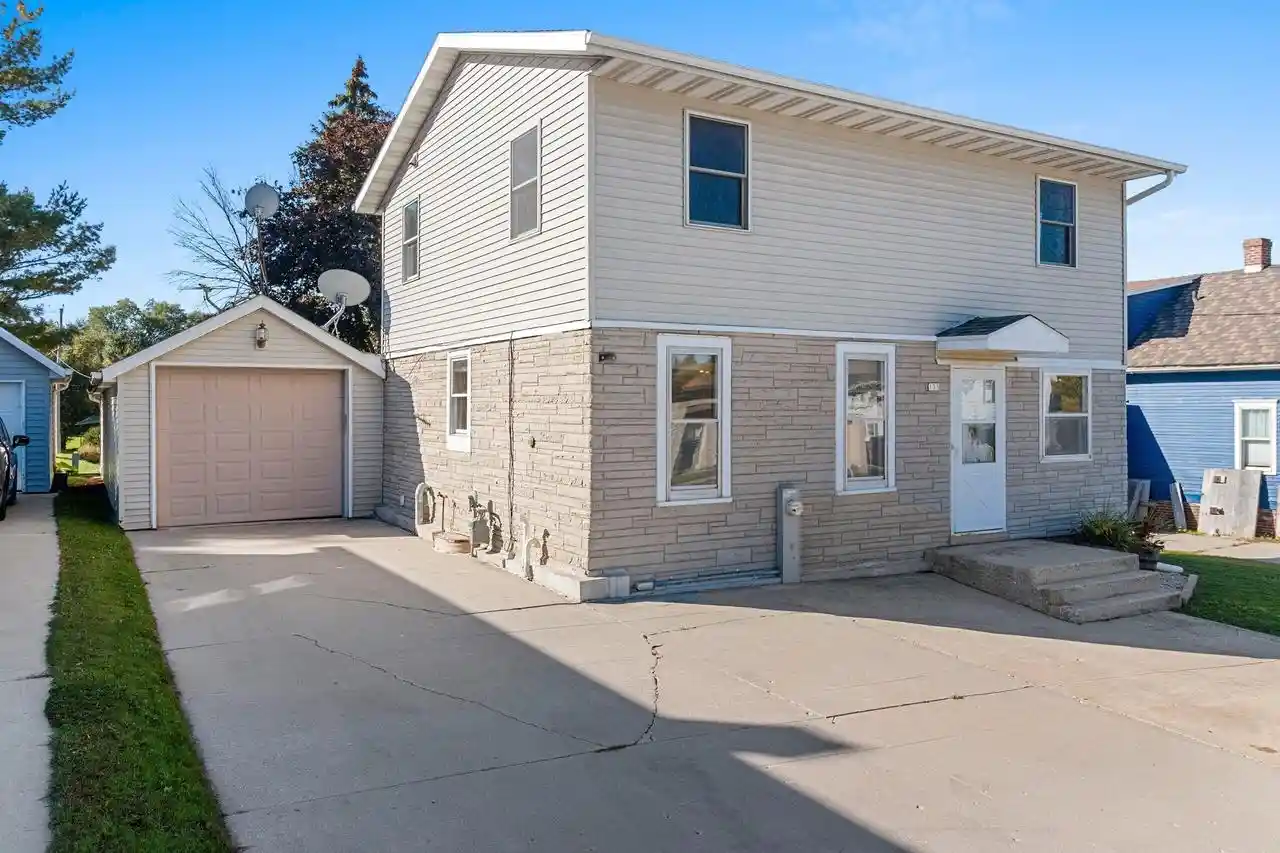 Photo 1 of Single family home for sale at 133 Lincoln St, Valders, WI 54245 | MLS# 1983575 | Listing updated on 2026-10-06