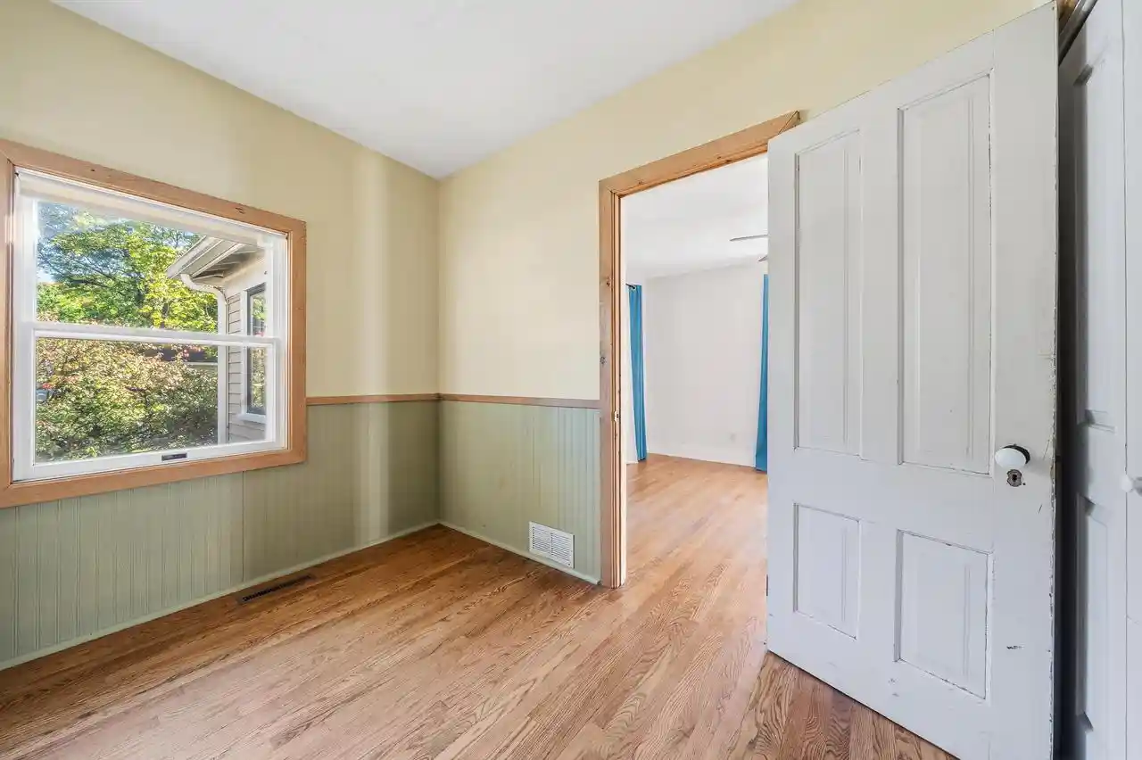 Photo 4 of Single family home for sale at 525 Spring St, Lake Geneva, WI 53147 | MLS# 1983573 | Listing updated on 2026-10-08