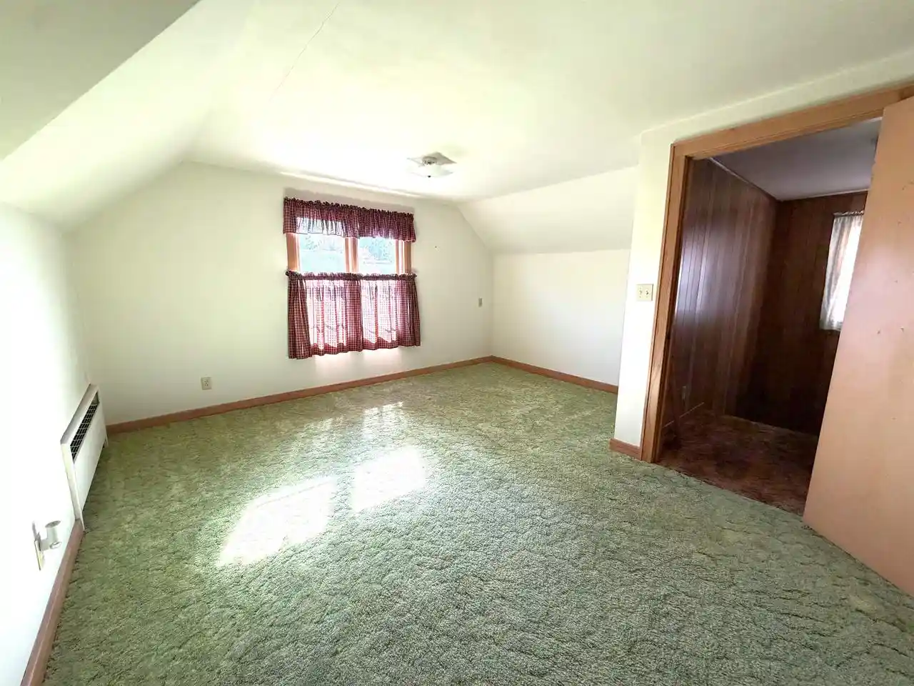 Photo 4 of Single family home for sale at 406 Deresch St, Antigo, WI 54409 | MLS# 22604973 | Listing updated on 2026-10-06