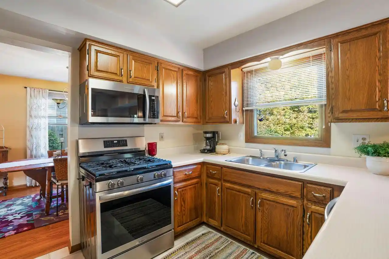 Photo 2 of Single family home for sale at 2728 Stonebridge Dr, Caledonia, WI 53404 | MLS# 1983577 | Listing updated on 2026-10-07