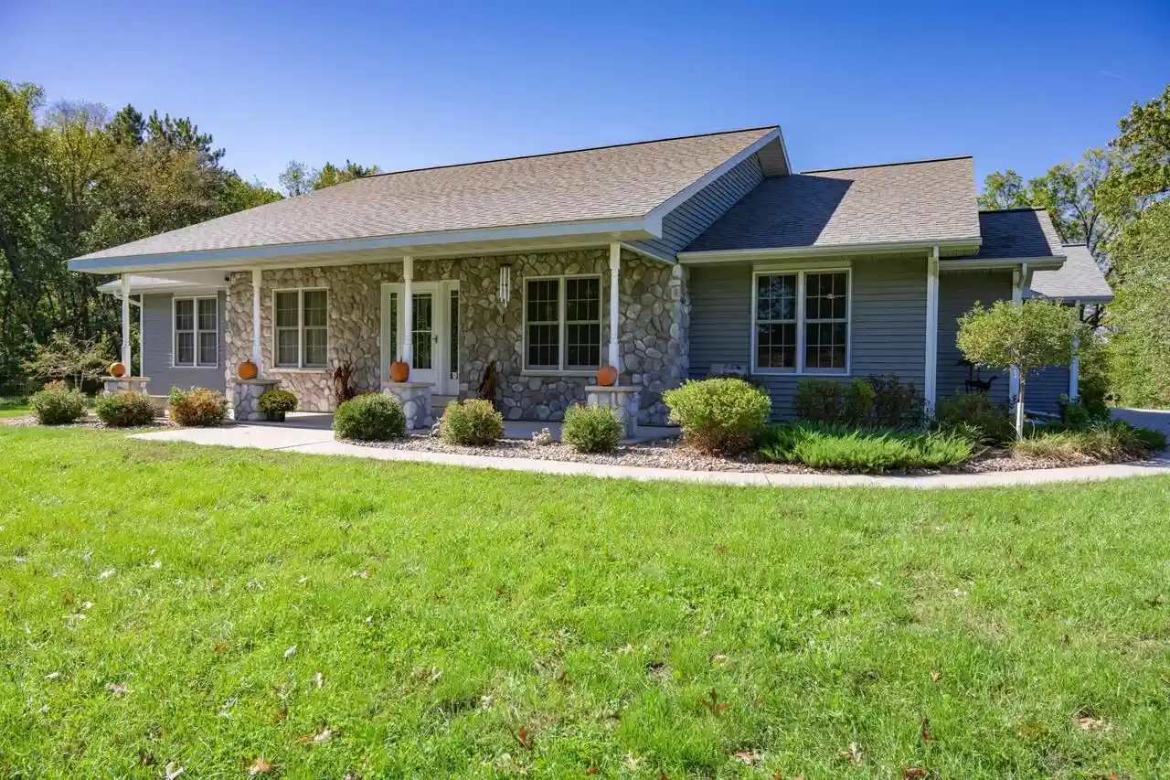 Photo 1 of Single family home for sale at N3605 Householder Ln, Mauston, WI 53948 | MLS# 2034126 | Listing updated on 2026-10-06