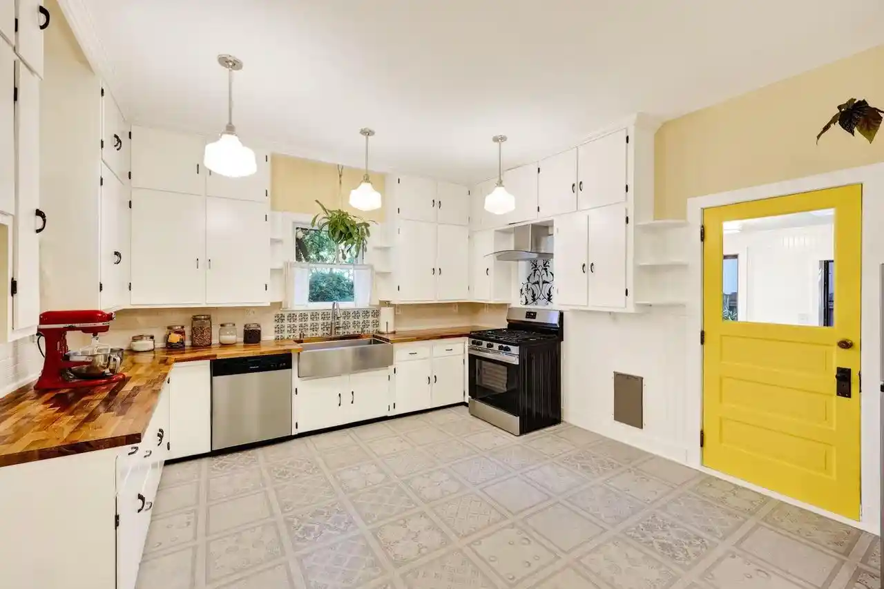 Photo 4 of Single family home for sale at 906 Hathaway Dr, Madison, WI 53711 | MLS# 2034128 | Listing updated on 2026-10-09