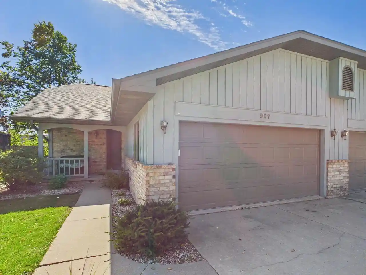 Condo for sale at 907 W Ridgeview Dr, Appleton, WI 54914 | MLS# 50333861