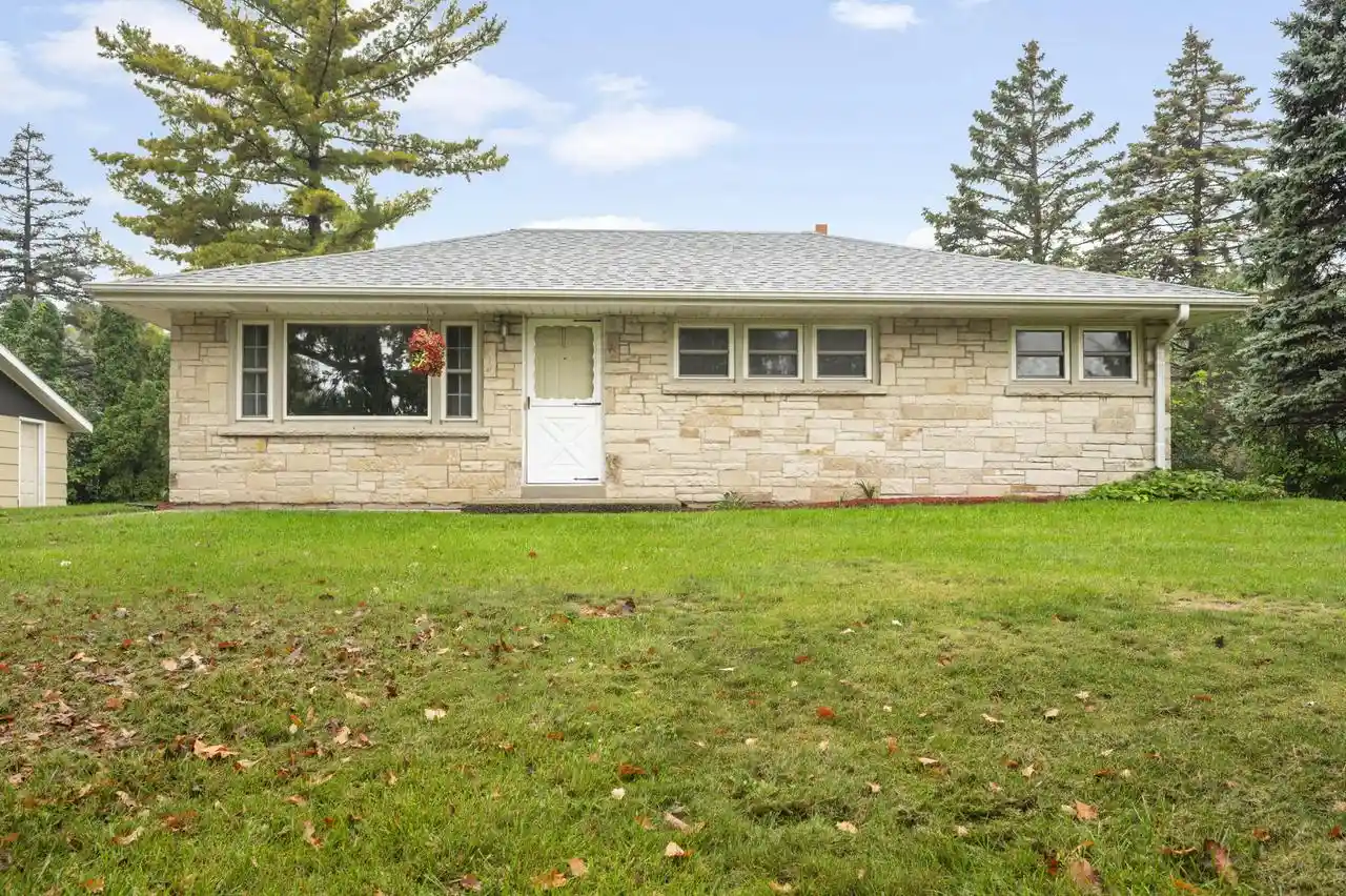 Single family home for sale at 725 S Bobolink Dr, Brookfield, WI 53005 | MLS# 1983588