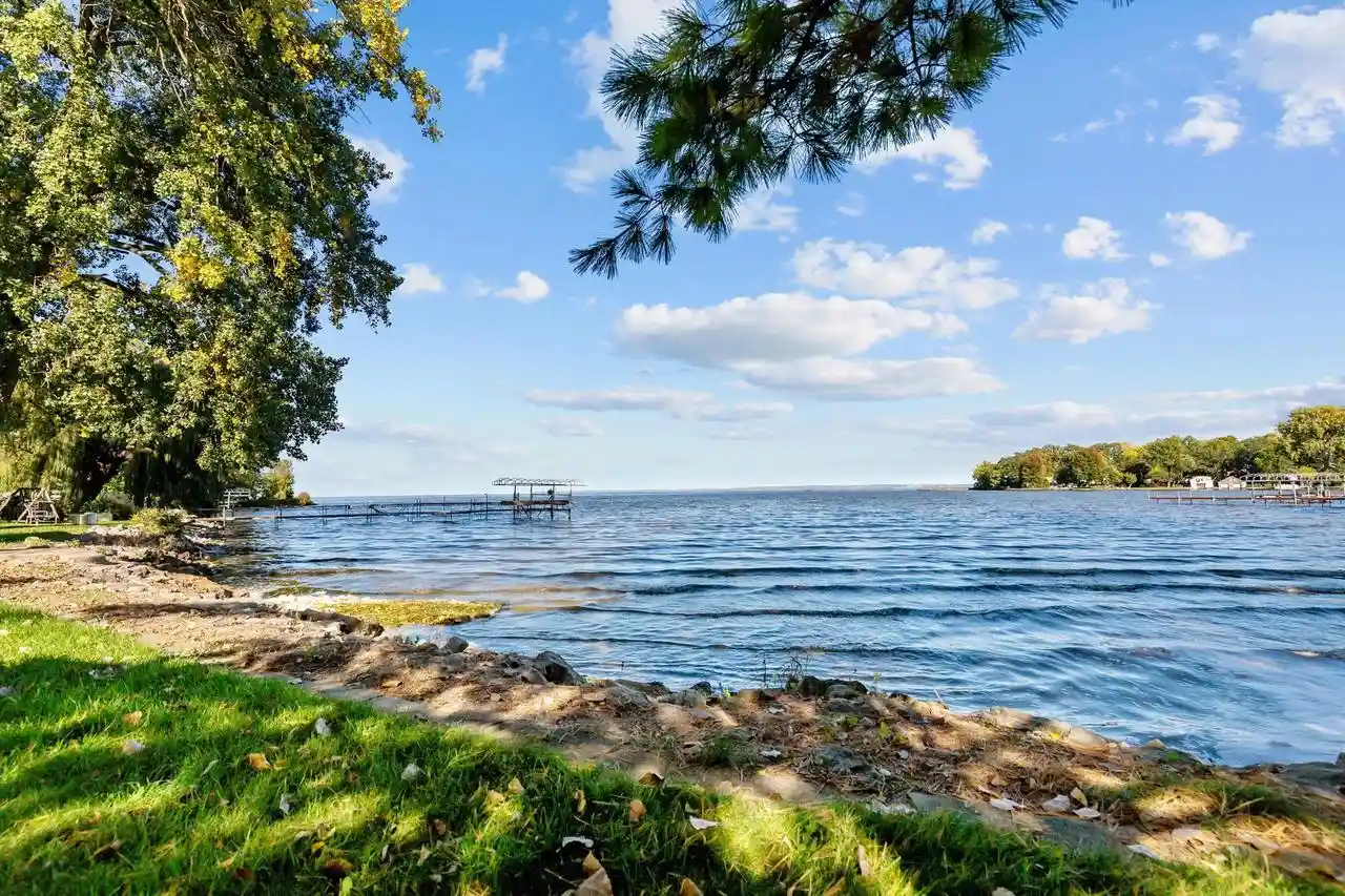 Photo 1 of Single family home for sale at 5592 Lake Rd, Oshkosh, WI 54902 | MLS# 50333850 | Listing updated on 2026-10-06
