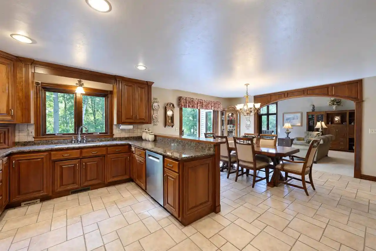 Photo 3 of Single family home for sale at 2879 Sweetfern Dr, Green Bay, WI 54313 | MLS# 50333860 | Listing updated on 2026-10-06