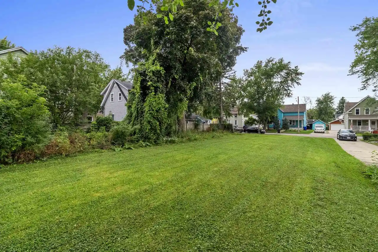 Photo 1 of Land for sale at 409 E Spring St, Appleton, WI 54911 | MLS# 50333868 | Listing updated on 2026-10-09