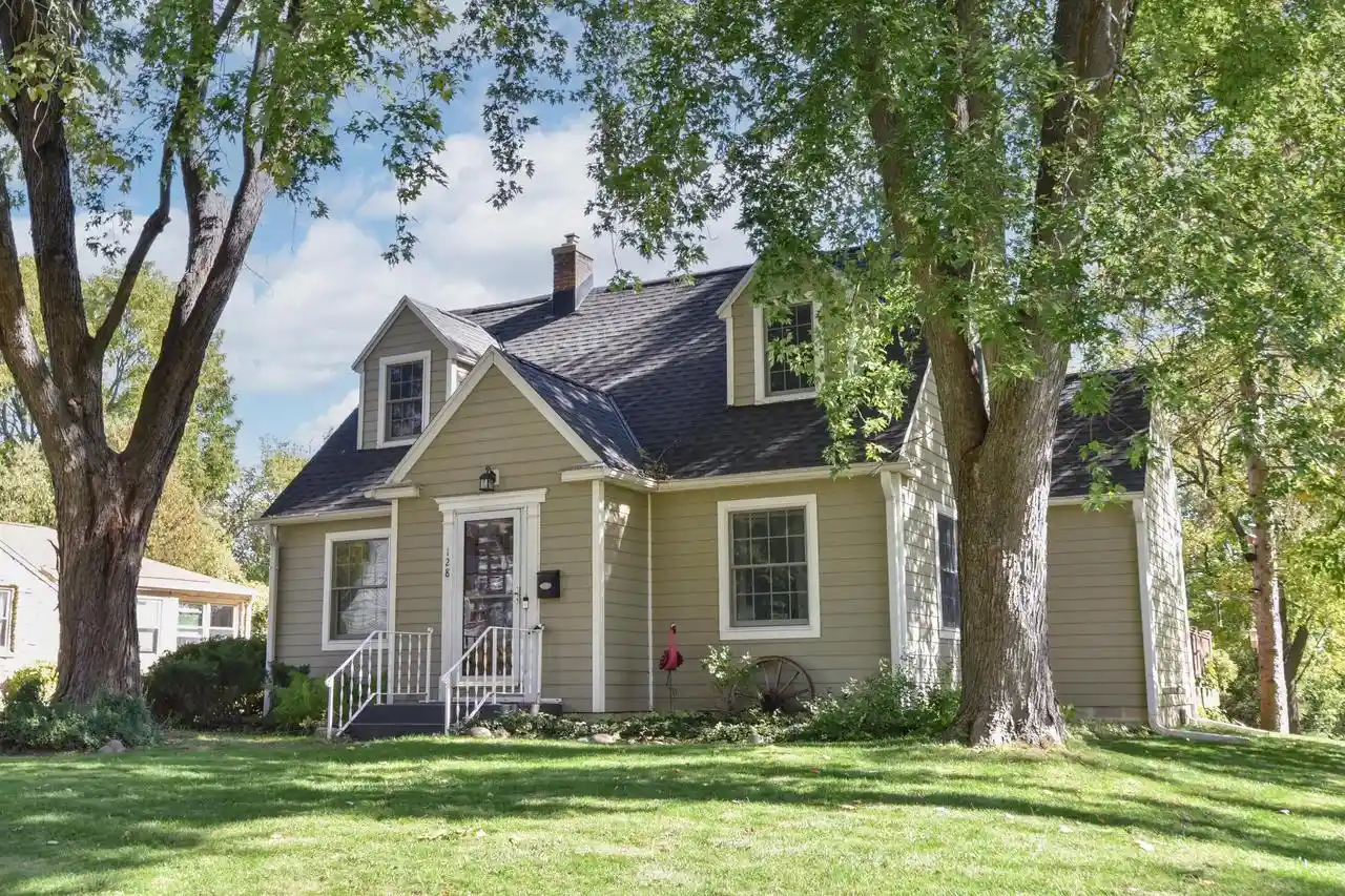 Photo 1 of Single family home for sale at 128 S Orchard St, Thiensville, WI 53092 | MLS# 1983593 | Listing updated on 2026-10-10