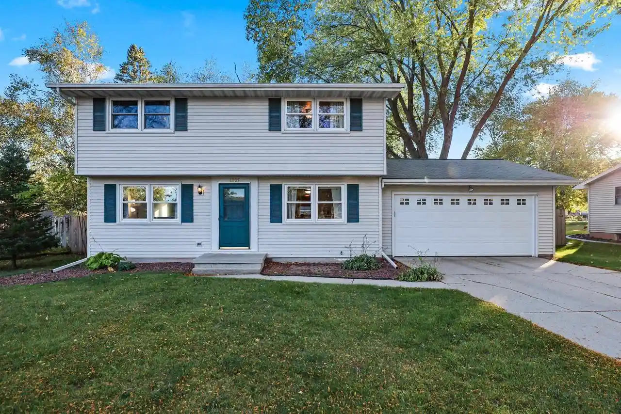 Photo 1 of Single family home for sale at 1287 Apache Ave, Green Bay, WI 54313 | MLS# 50333825 | Listing updated on 2026-10-07