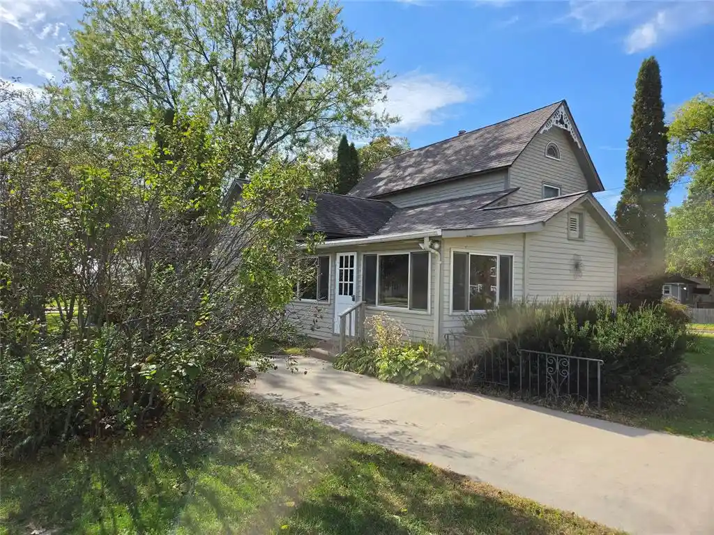 Photo 1 of Single family home for sale at 719 Pierce St, Black River Falls, WI 54615 | MLS# 1605775 | Listing updated on 2026-10-09
