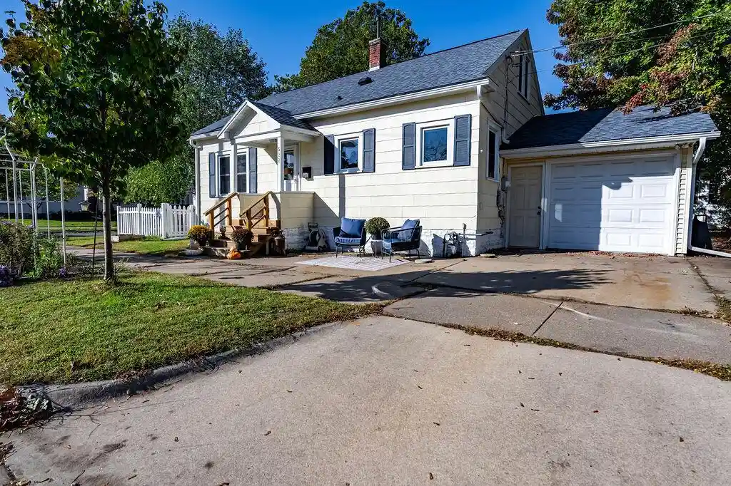 Photo 1 of Single family home for sale at 522 23rd Street S St, La Crosse, WI 54601 | MLS# 1983597 | Listing updated on 2026-10-07