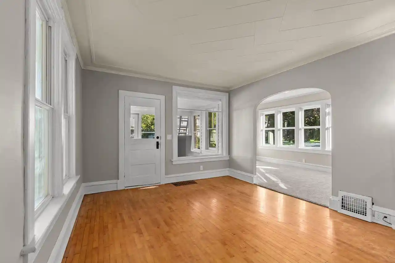 Photo 3 of Single family home for sale at 1021 Eastman St, Oshkosh, WI 54901 | MLS# 50333878 | Listing updated on 2026-10-06