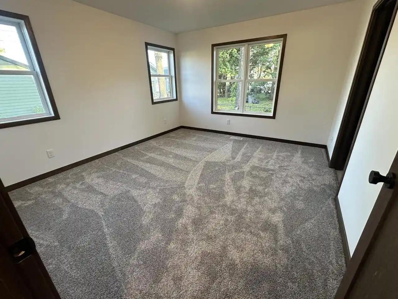Photo 2 of Single family home for sale at 823 Avon St, La Crosse, WI 54603 | MLS# 1983601 | Listing updated on 2026-10-06