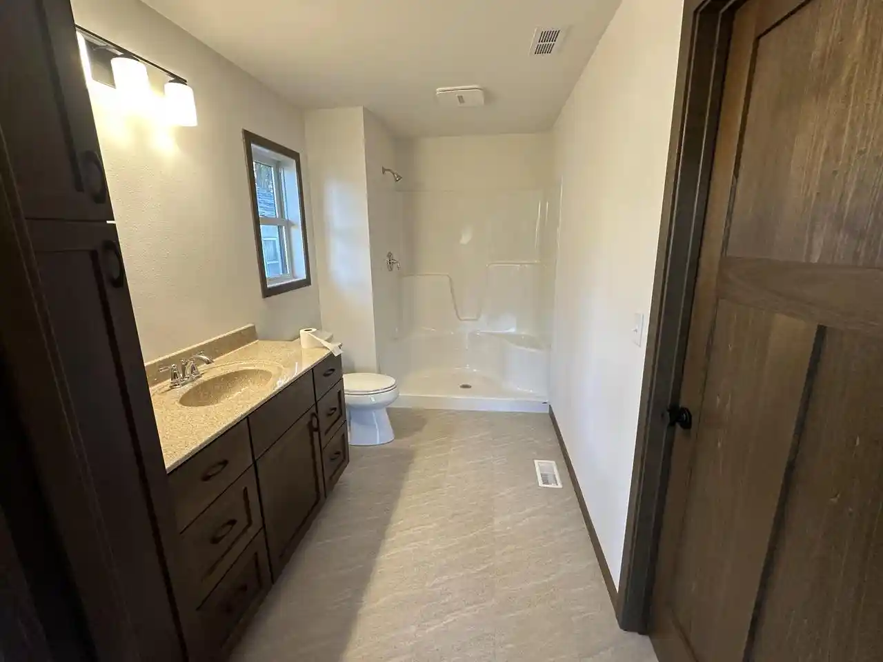 Photo 3 of Single family home for sale at 823 Avon St, La Crosse, WI 54603 | MLS# 1983601 | Listing updated on 2026-10-06