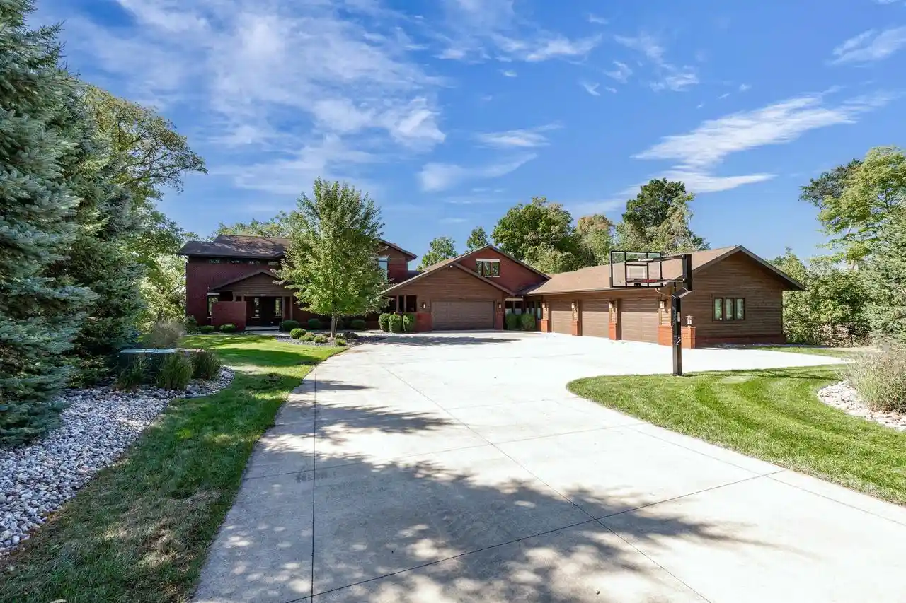 Photo 4 of Single family home for sale at 1515 W Reid Dr, Appleton, WI 54914 | MLS# 50333864 | Listing updated on 2026-10-08