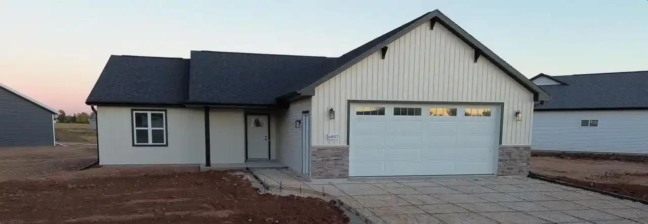 Photo 2 of Single family home for sale at W6857 Mcallister Dr, Greenville, WI 54942 | MLS# 50333881 | Listing updated on 2026-10-06