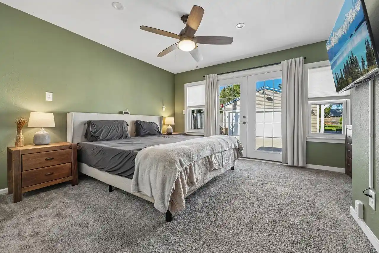 Photo 3 of Single family home for sale at 4415 S Iowa Ave, Saint Francis, WI 53235 | MLS# 1983623 | Listing updated on 2026-10-07