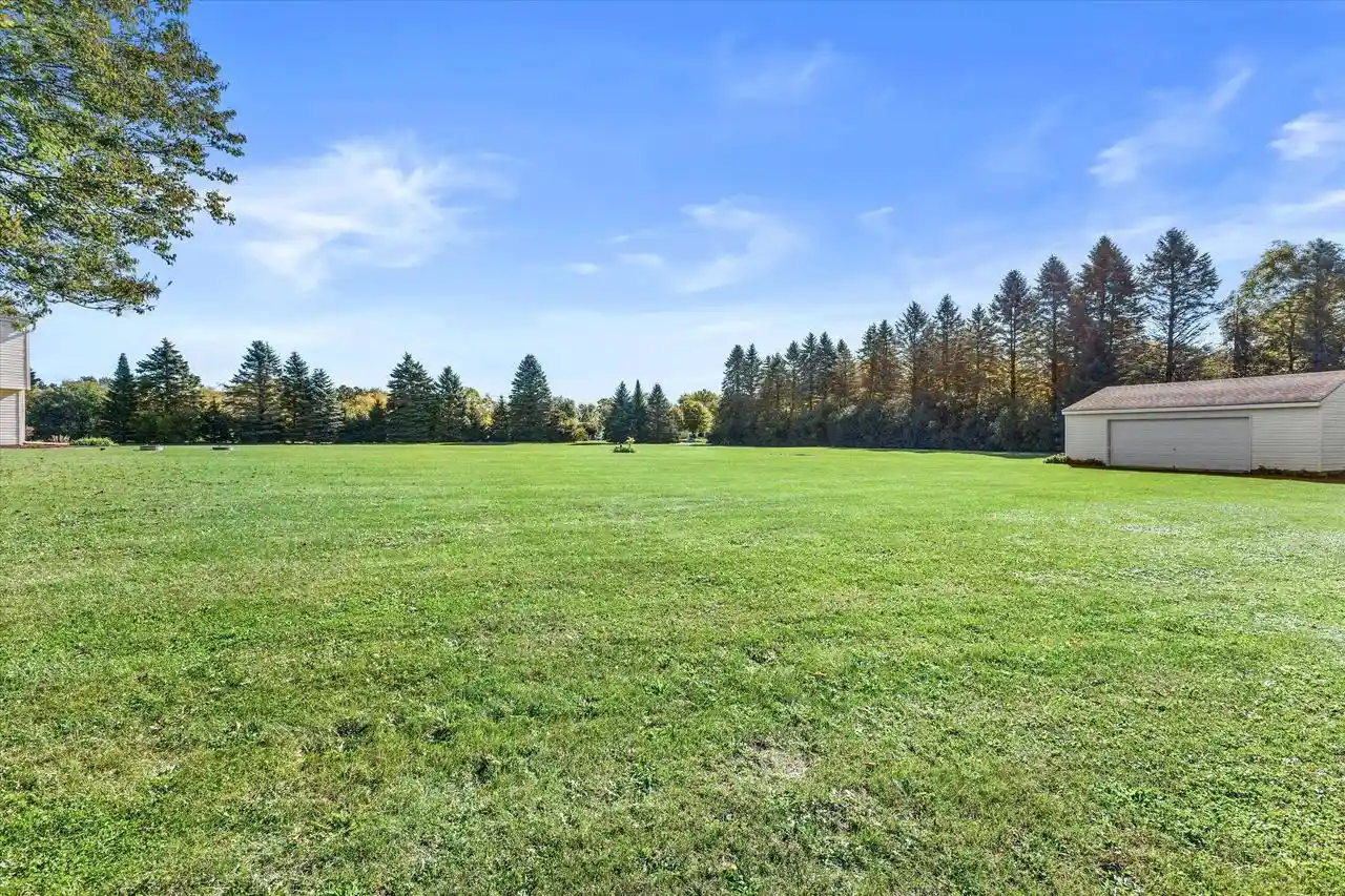 Photo 3 of Single family home for sale at S31w30099 Sunset Dr, Waukesha, WI 53189 | MLS# 1983629 | Listing updated on 2026-10-08