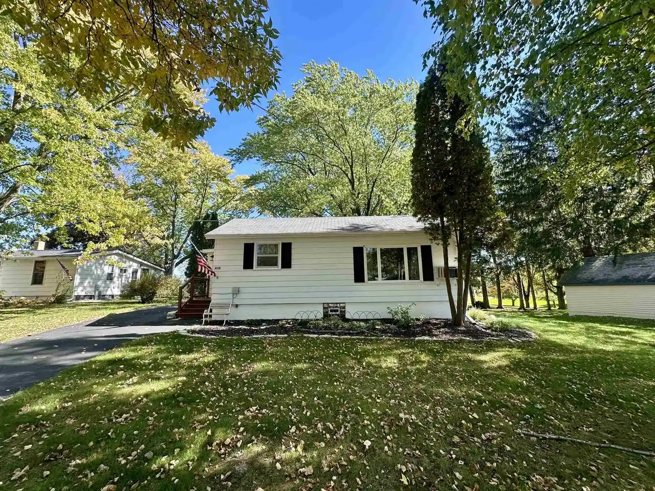 Photo 1 of Single family home for sale at N5170 Forest Glen Beach Rd, Ripon, WI 54971 | MLS# 2034153 | Listing updated on 2026-10-07