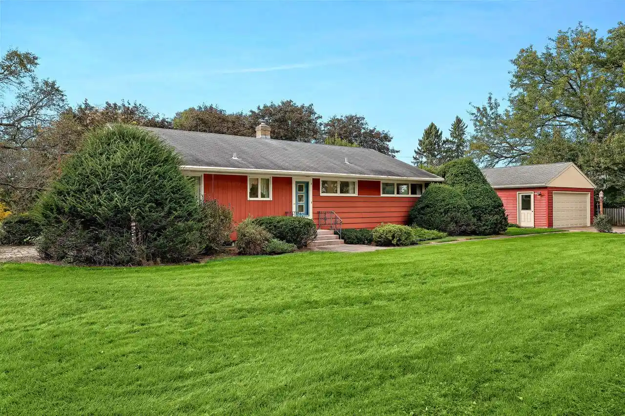 Photo 1 of Single family home for sale at 3200 Floral Ln, La Crosse, WI 54601 | MLS# 1983633 | Listing updated on 2026-10-07