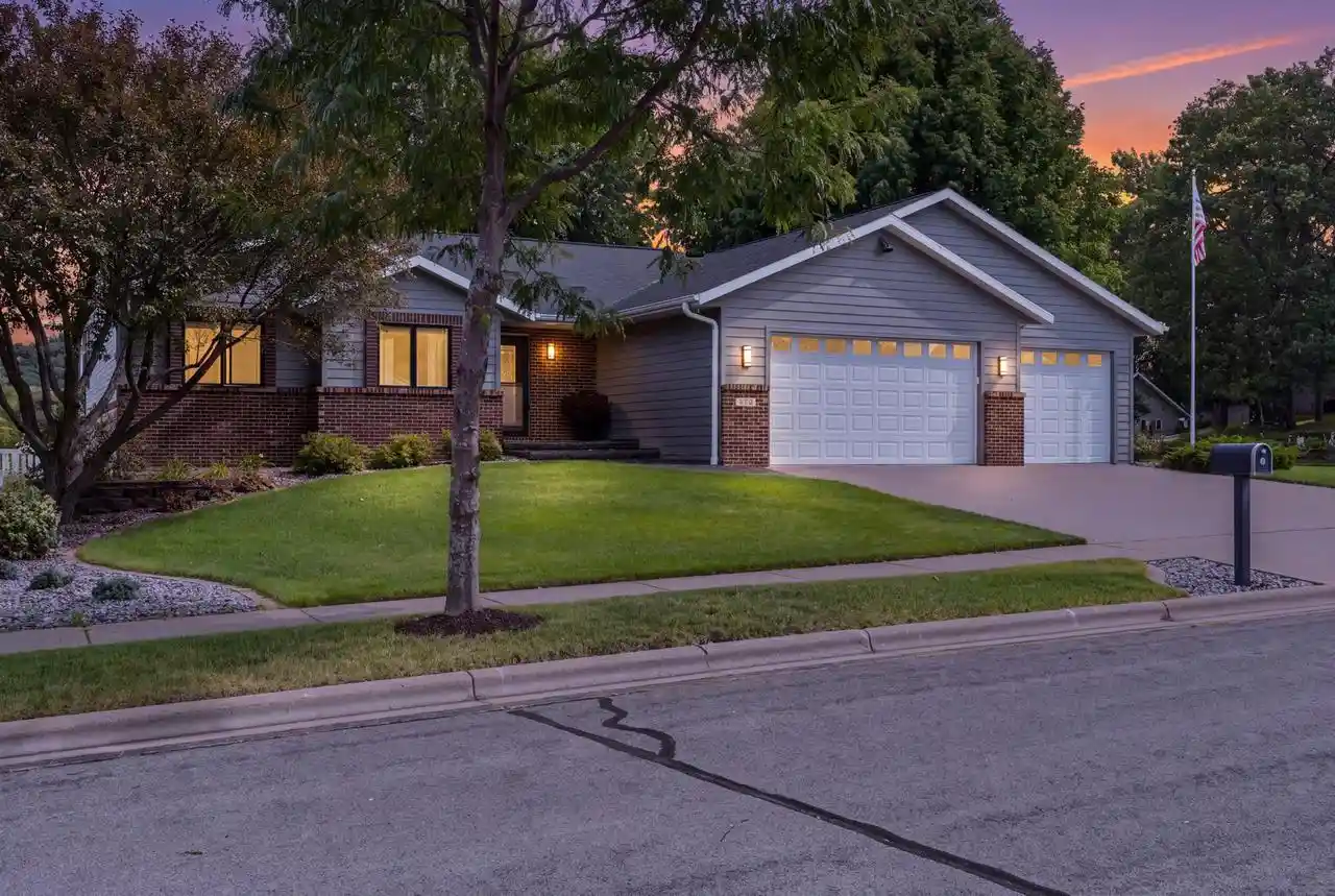 Photo 1 of Sale Pending at 1400 Pine St, Onalaska, WI 54650 | MLS# 1983638 | Listing updated on 2026-10-08