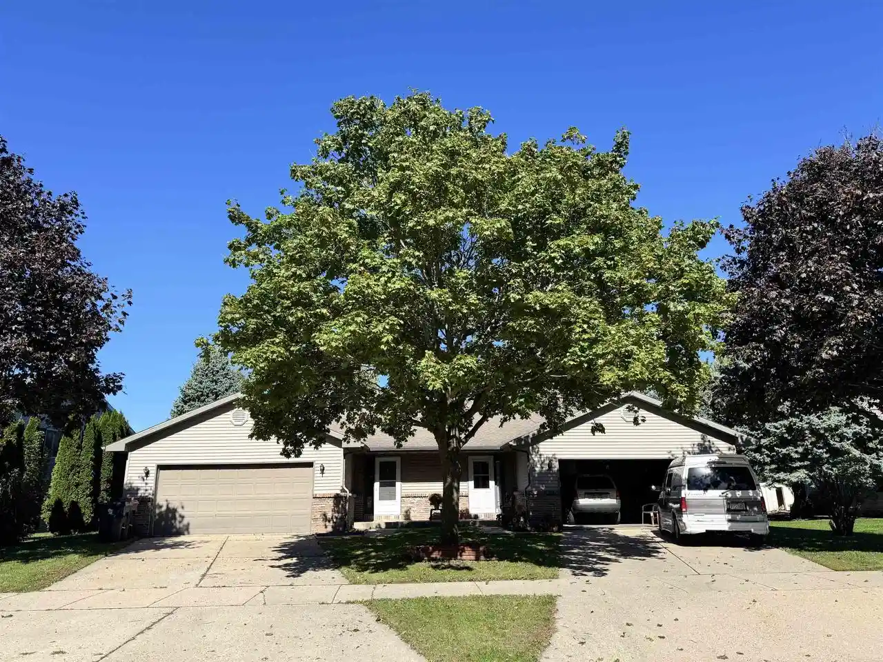 Photo 4 of Multi family home for sale at 732 Meadow Park Dr, Clinton, WI 53525 | MLS# 2034157 | Listing updated on 2026-10-07