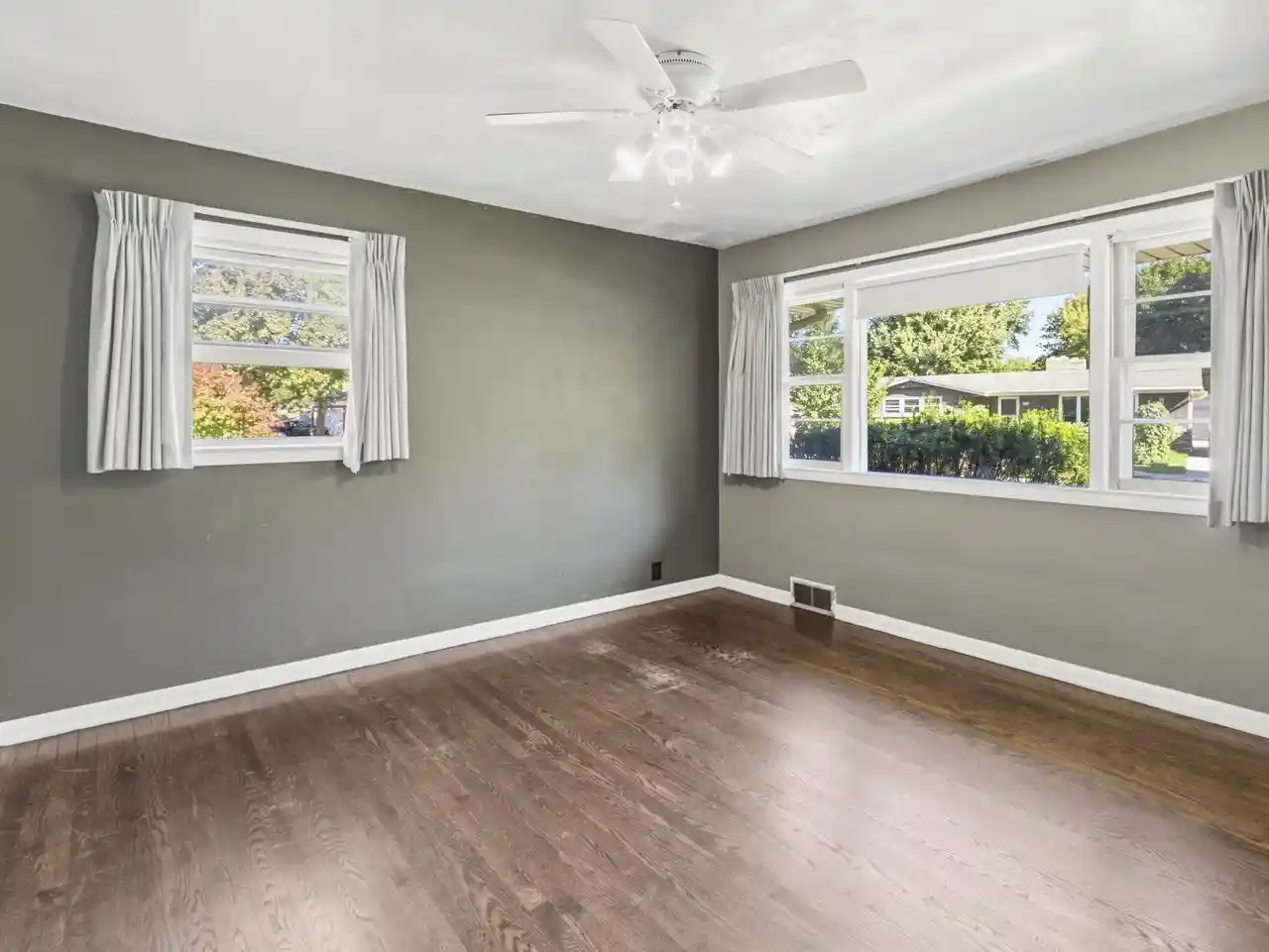 Photo 2 of Single family home for sale at 3434 Saint Clair St, Racine, WI 53402 | MLS# 1983652 | Listing updated on 2026-10-07