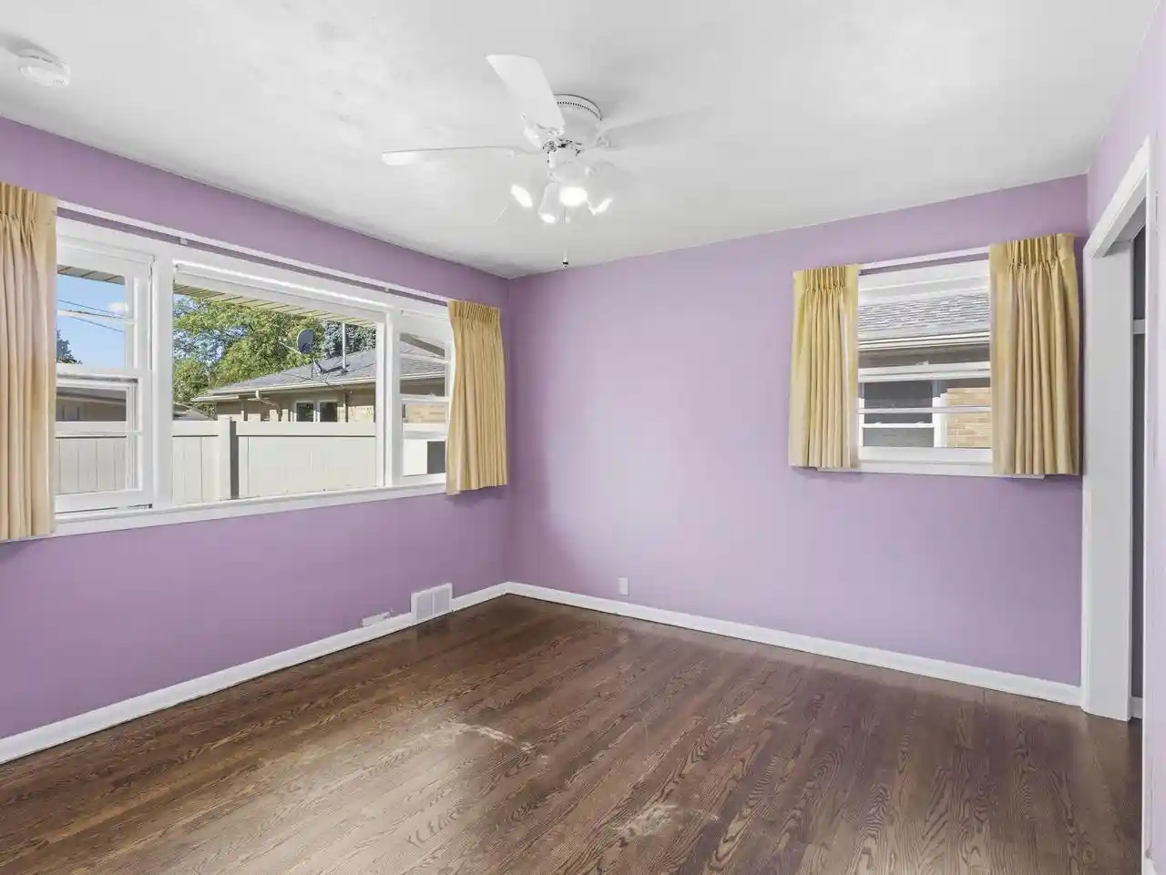 Photo 4 of Single family home for sale at 3434 Saint Clair St, Racine, WI 53402 | MLS# 1983652 | Listing updated on 2026-10-07