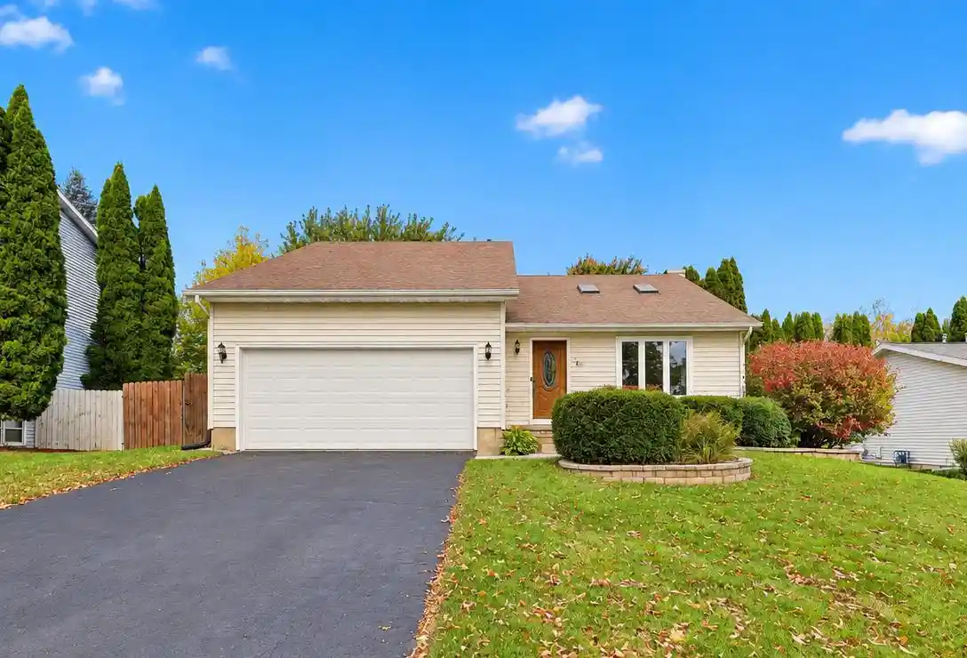 Single family home for sale at 15 Geronimo Cir, Madison, WI 53713 | MLS# 2034162