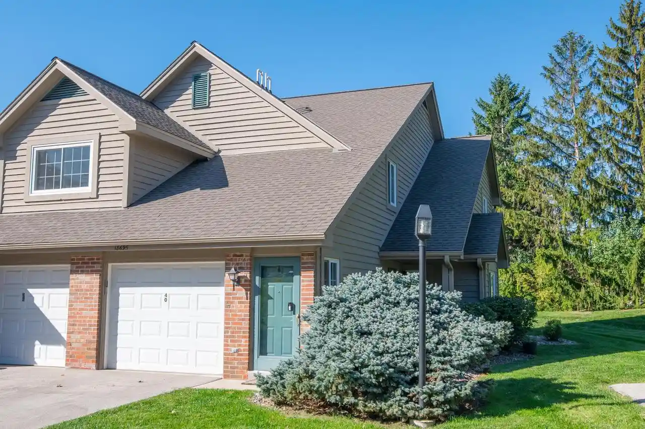 Photo 1 of Condo for sale at 18695 Brookfield Lake Ct #40, Brookfield, WI 53045 | MLS# 1983653 | Listing updated on 2026-10-09