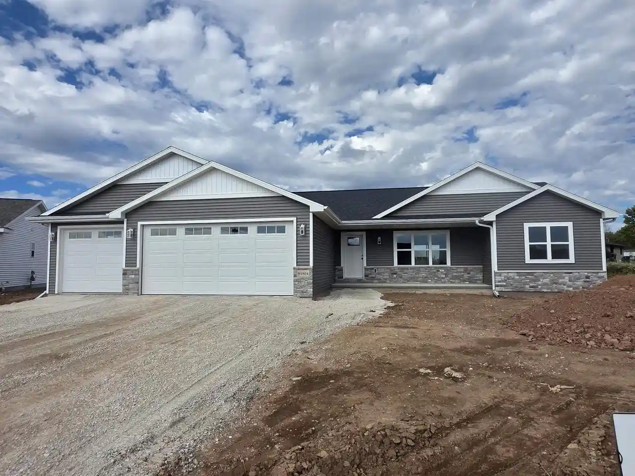 Photo 2 of Single family home for sale at W6854 Mcallister Dr, Greenville, WI 54942 | MLS# 50333883 | Listing updated on 2026-10-07