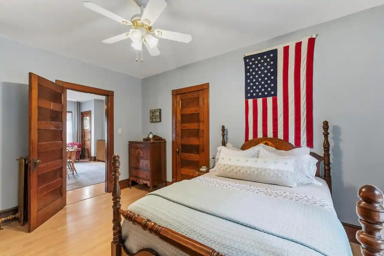 Photo 1 of Single family home for sale at 425 W Grand Ave, Port Washington, WI 53074 | MLS# 1983654 | Listing updated on 2026-10-25