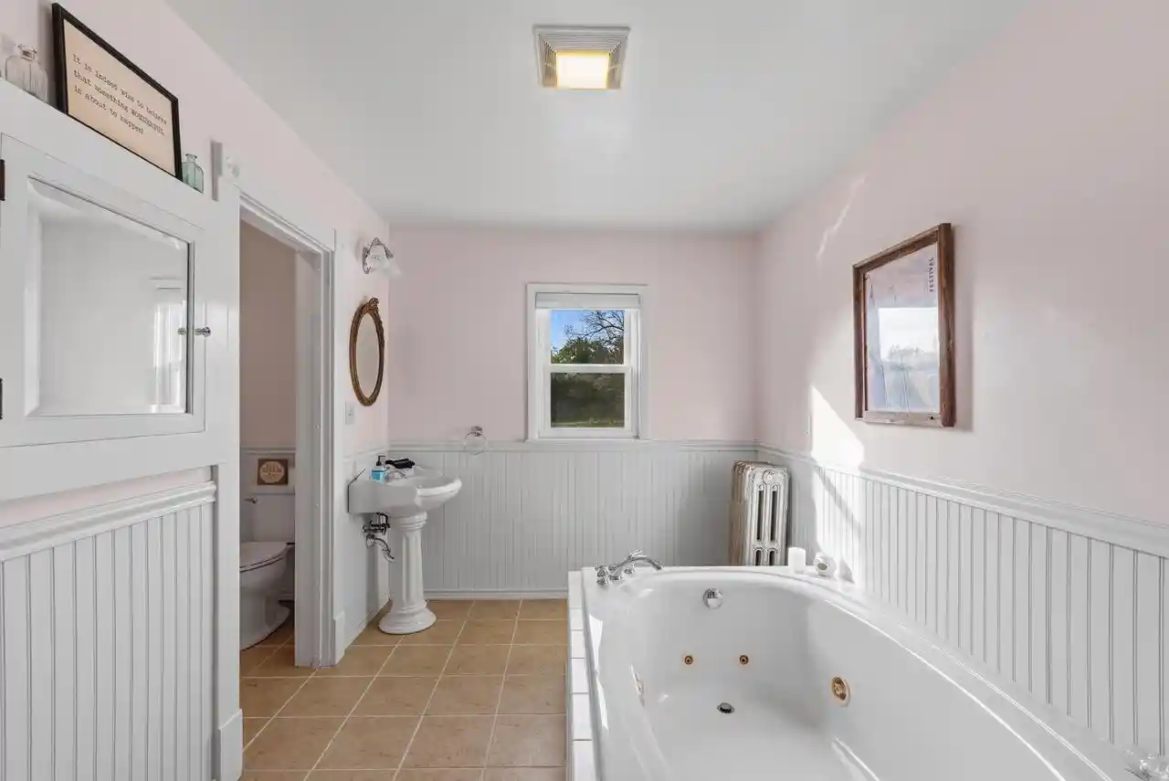 Photo 4 of Single family home for sale at 425 W Grand Ave, Port Washington, WI 53074 | MLS# 1983654 | Listing updated on 2026-10-25