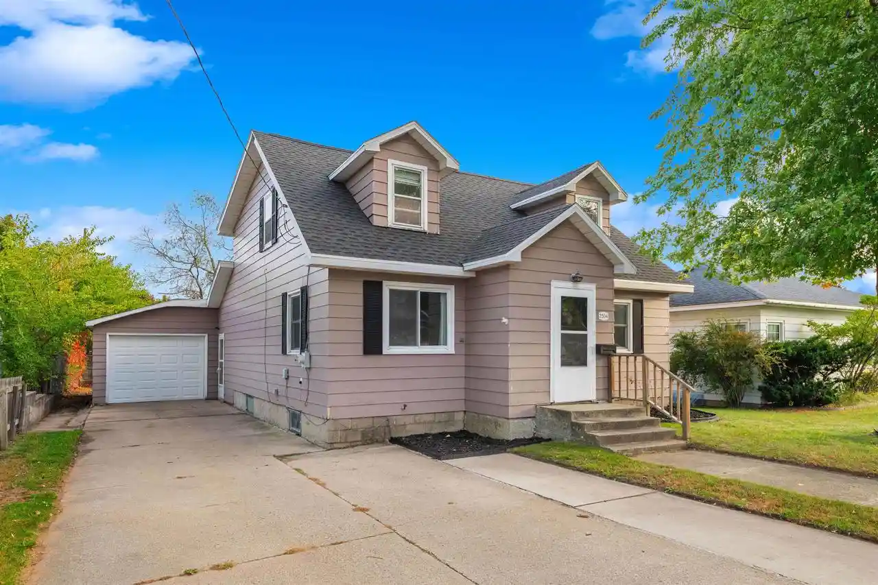 Photo 1 of Single family home for sale at 2504 16th Avenue, Menominee, MI 49858 | MLS# 50333886 | Listing updated on 2026-10-09