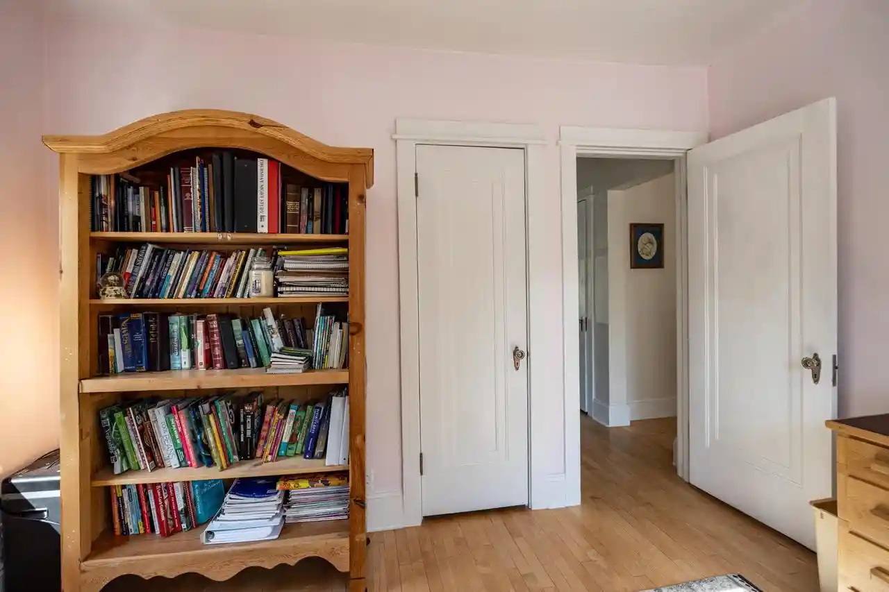 Photo 3 of Single family home for sale at 633 Hansen St, Neenah, WI 54956 | MLS# 50333894 | Listing updated on 2026-10-07