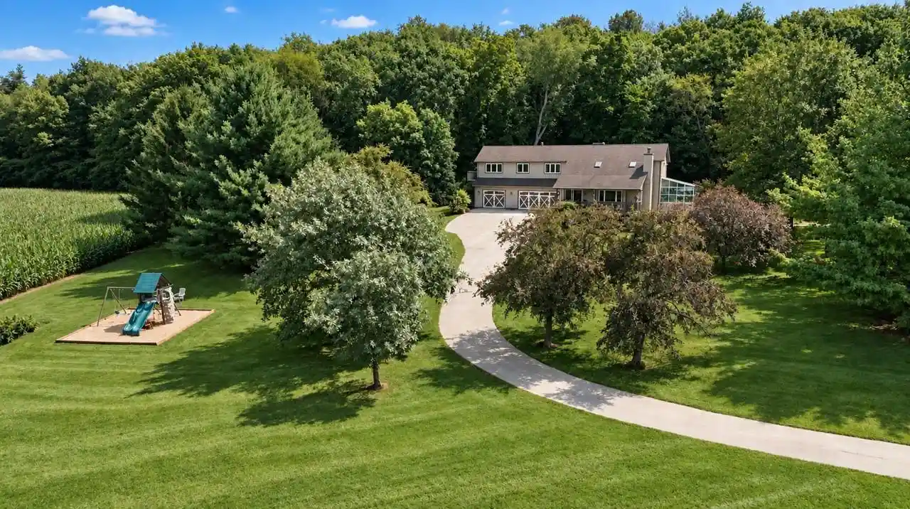 Photo 4 of Single family home for sale at 4044 Oak Park Rd, Deerfield, WI 53531 | MLS# 2034167 | Listing updated on 2026-10-07