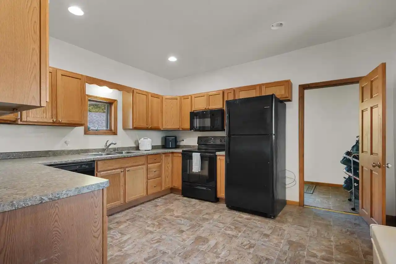 Photo 3 of Single family home for sale at 1206 Pierce Ave, Marinette, WI 54143 | MLS# 50333891 | Listing updated on 2026-10-10