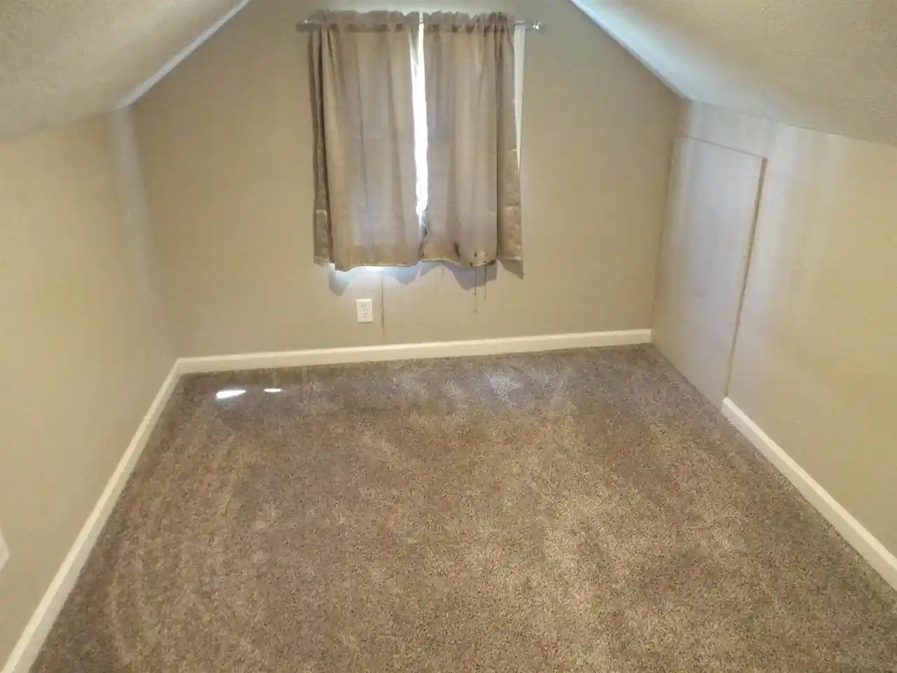 Photo 3 of Single family home for sale at 303 S Center St, Browntown, WI 53522 | MLS# 2034169 | Listing updated on 2026-10-13
