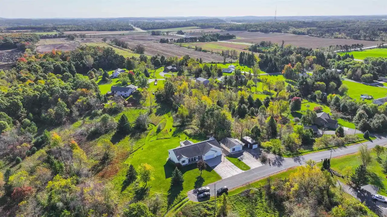 Photo 3 of Single family home for sale at 4311 Chokecherry Ln, Amherst, WI 54406 | MLS# 22604988 | Listing updated on 2026-10-07