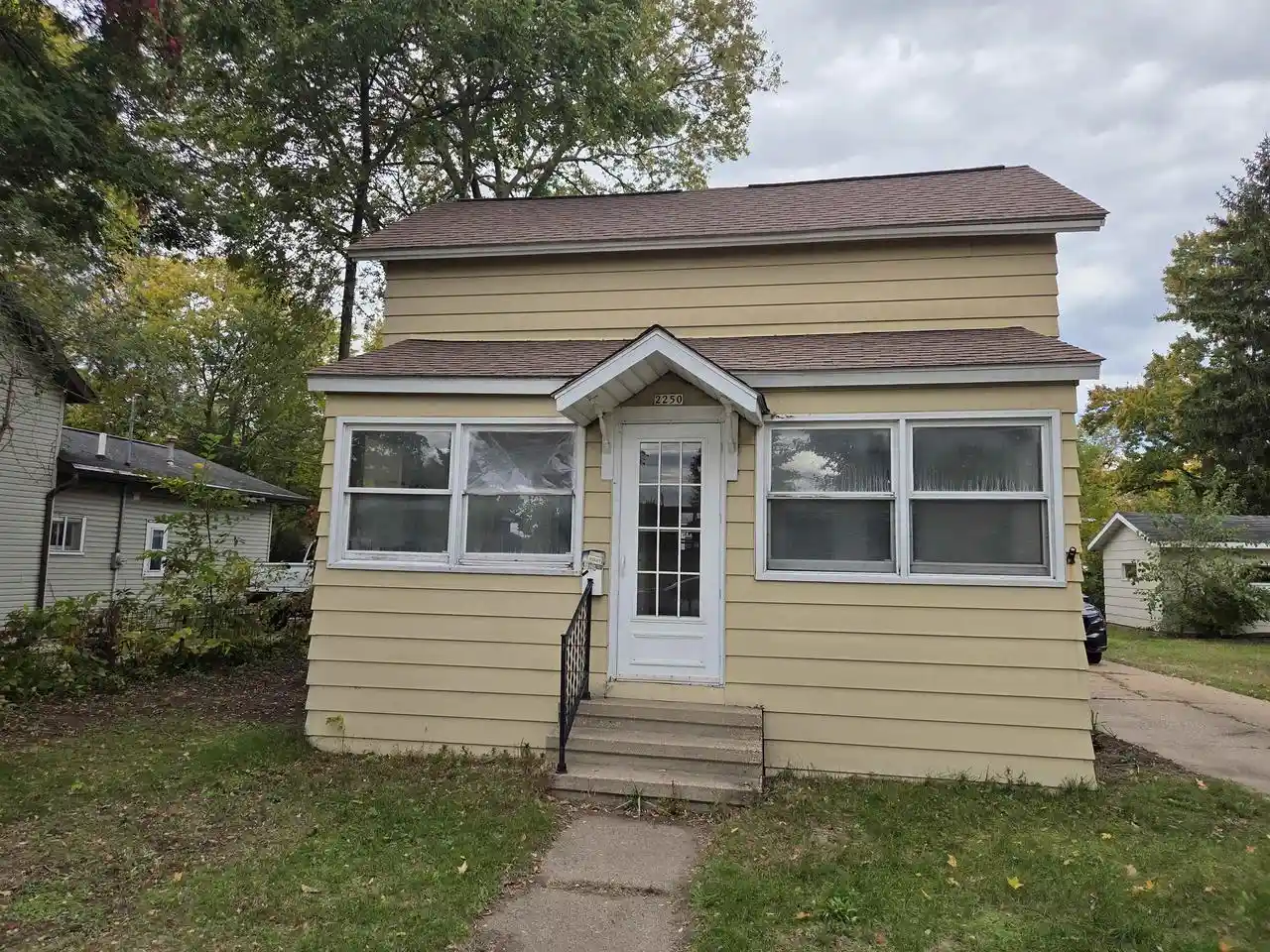 Photo 1 of Single family home for sale at 2250 Dixon St, Stevens Point, WI 54481 | MLS# 22604990 | Listing updated on 2026-10-09