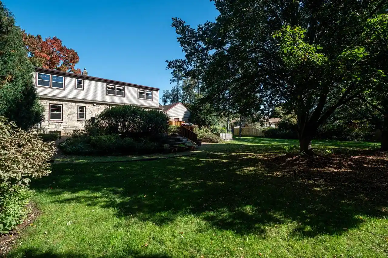 Photo 1 of Single family home for sale at 4711 W County Line Rd, Milwaukee, WI 53223 | MLS# 1983671 | Listing updated on 2026-10-09