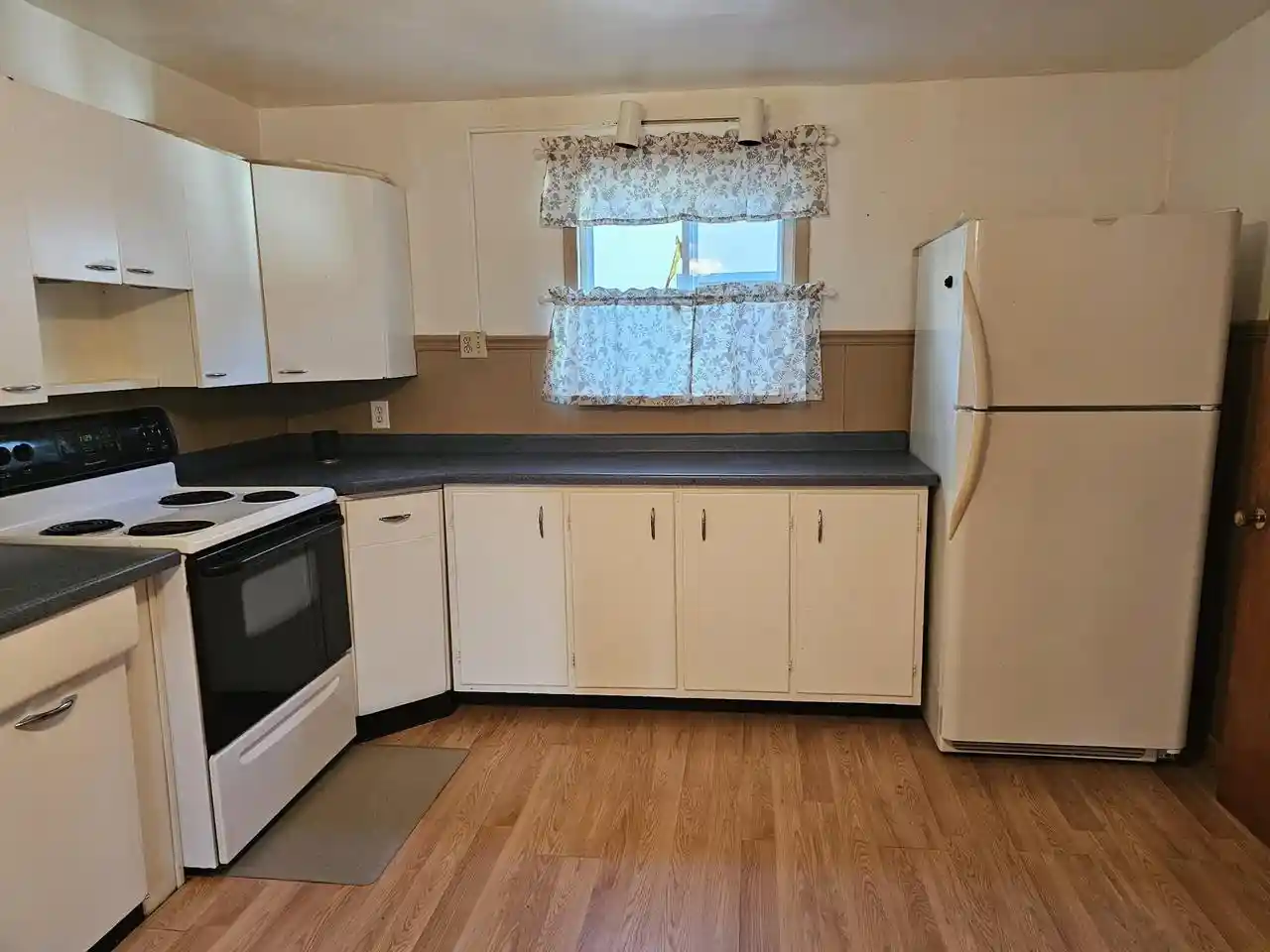 Photo 4 of Single family home for sale at 408 E East St, Iron Mountain, MI 49801 | MLS# 50333893 | Listing updated on 2026-10-07