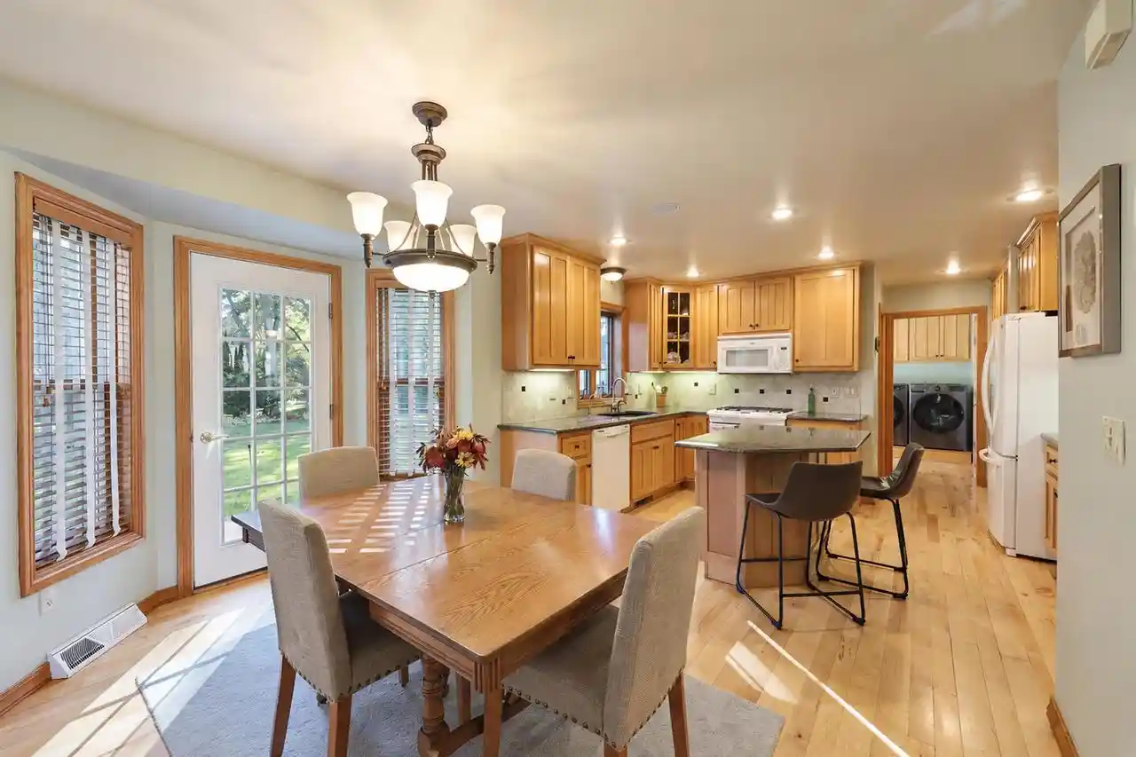 Photo 2 of Single family home for sale at 2141 Dorset Dr, Green Bay, WI 54311 | MLS# 50333902 | Listing updated on 2026-10-07