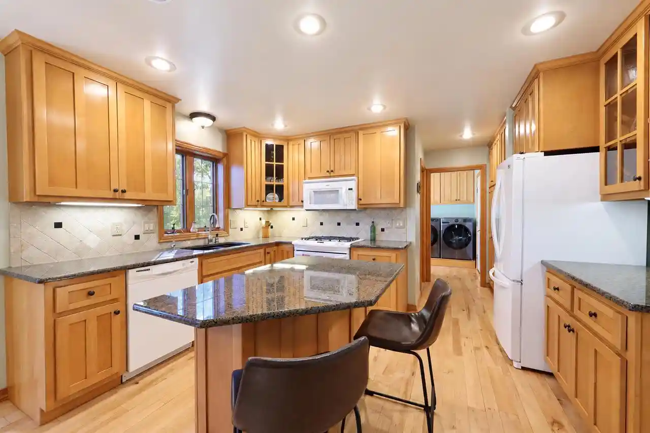 Photo 3 of Single family home for sale at 2141 Dorset Dr, Green Bay, WI 54311 | MLS# 50333902 | Listing updated on 2026-10-07