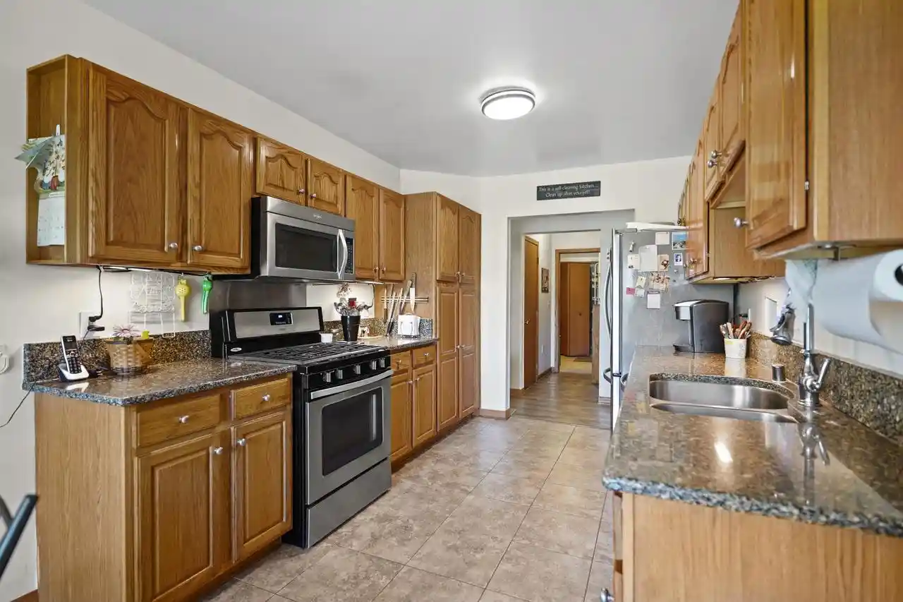 Listing Photo 4 - Condo for sale in building located at 3034 25th St, Kenosha, WI 53144