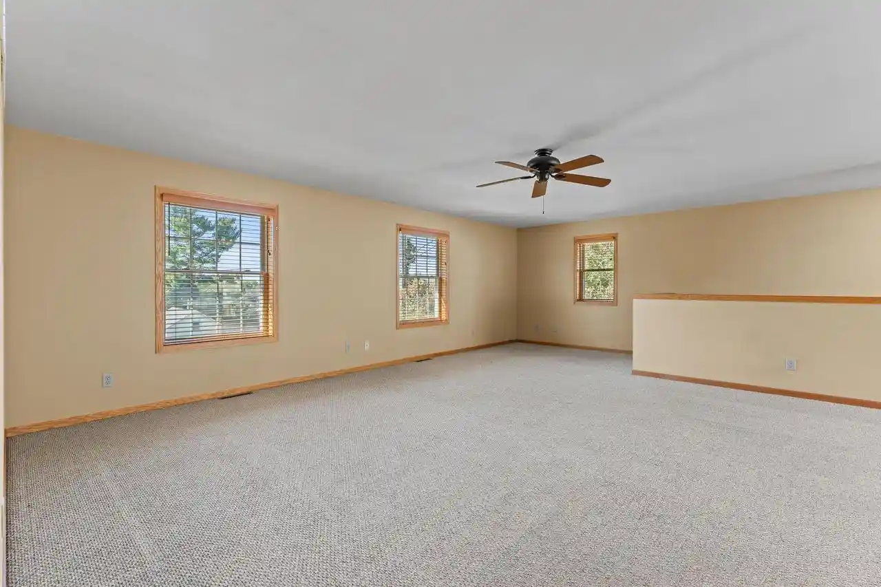Photo 3 of Single family home for sale at 517 Vine St, Baraboo, WI 53913 | MLS# 2034176 | Listing updated on 2026-10-08