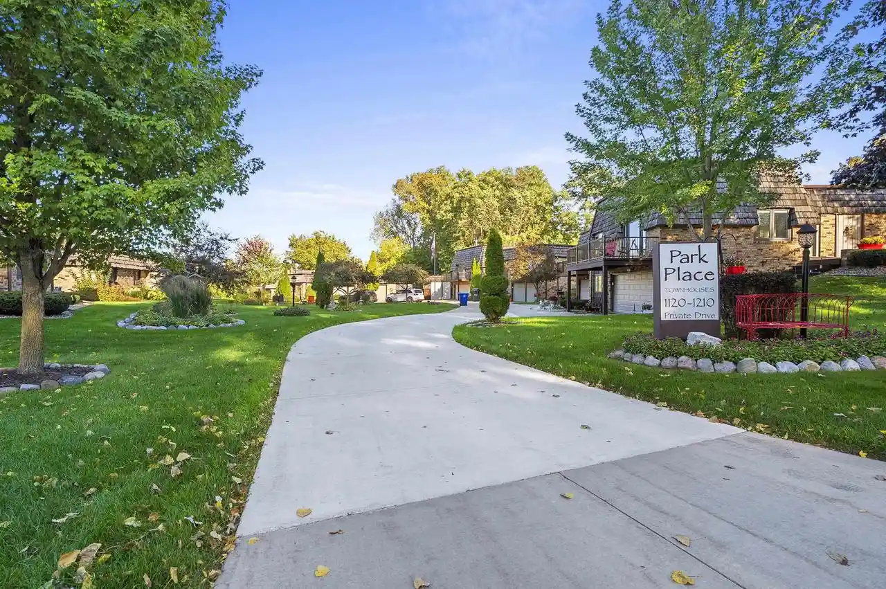 Photo 1 of Condo for sale at 1140 Mt Mary Dr, Green Bay, WI 54311 | MLS# 50333915 | Listing updated on 2026-10-08