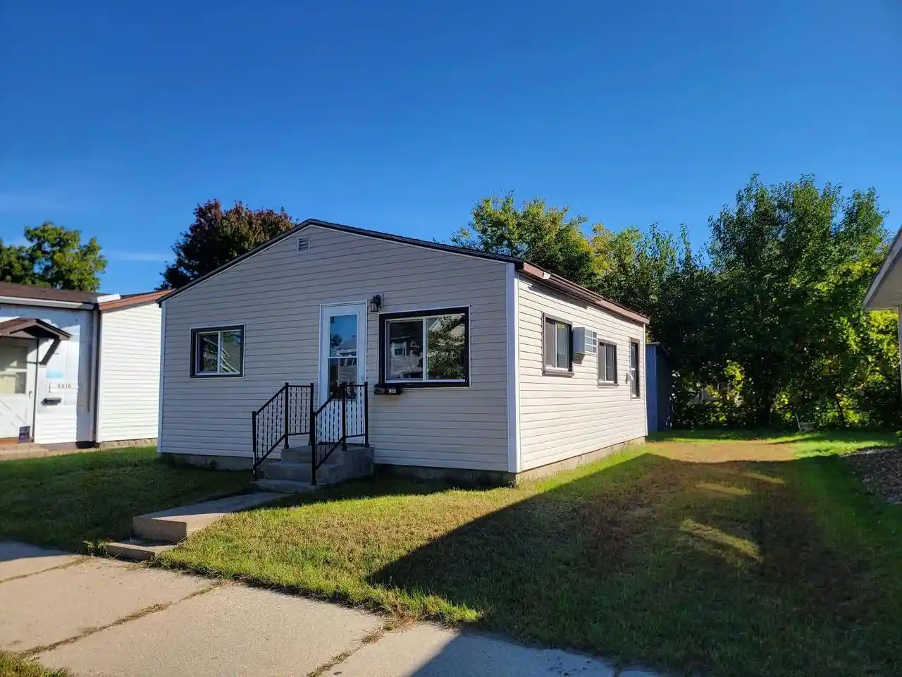 Photo 1 of Single family home for sale at 2006 Prospect St, La Crosse, WI 54603 | MLS# 1983706 | Listing updated on 2026-10-07